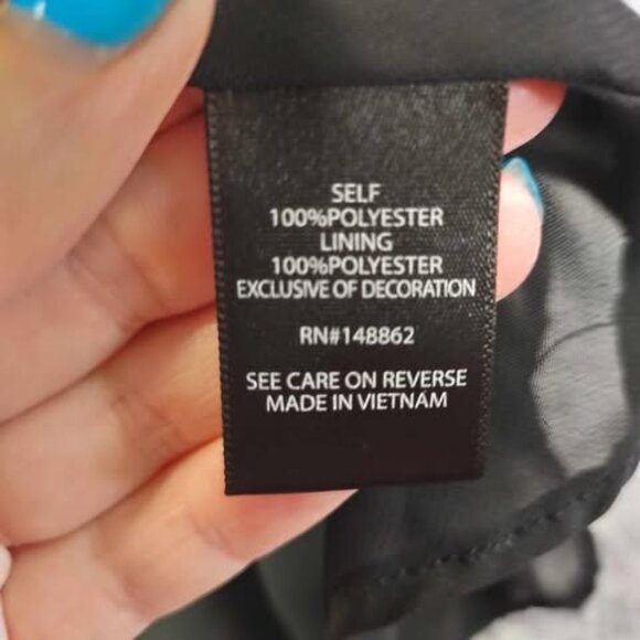 Torrid Black Sleeveless Crochet Yoke SwissDot Top 00 Dark Elegance Feminine Edge - Picture 11 of 13